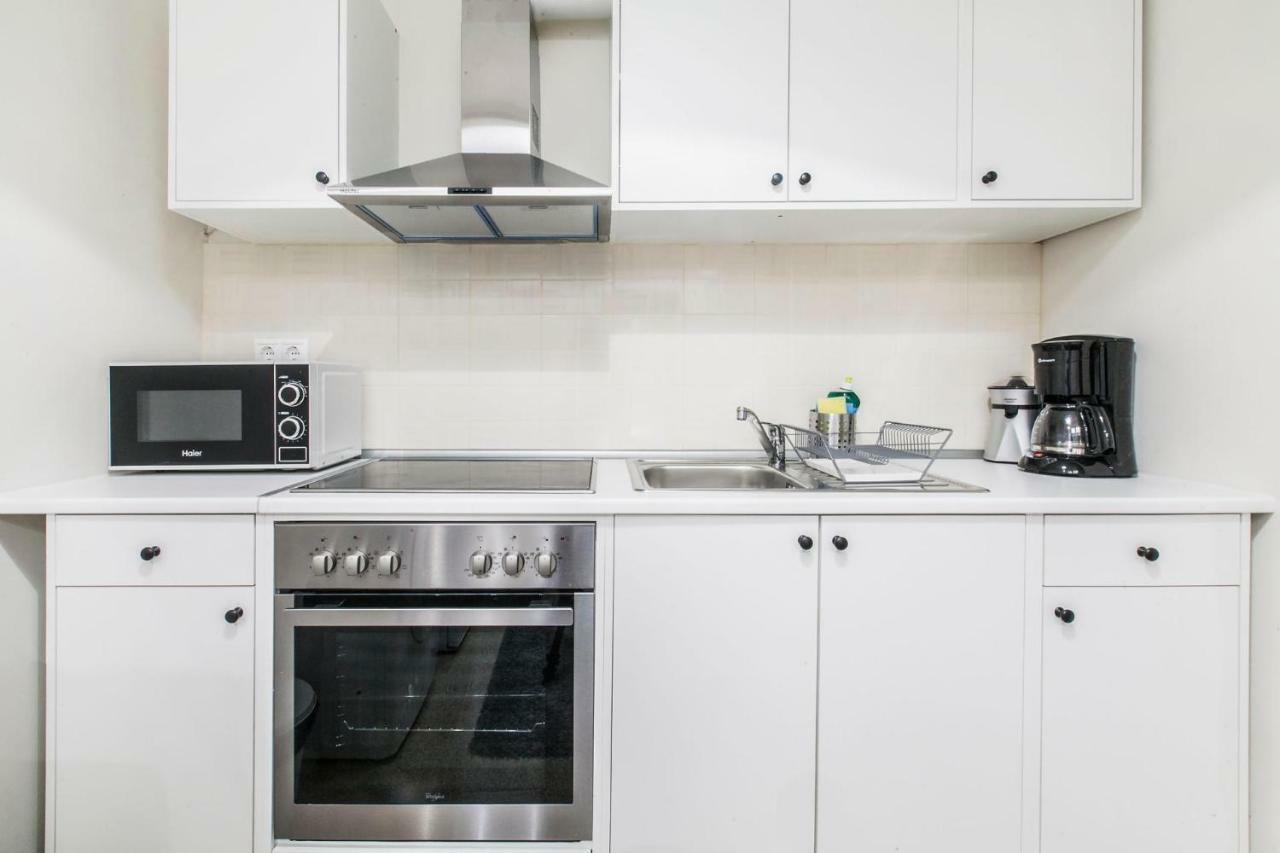 2B One Bedroom Apartment